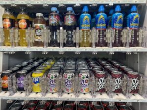 7 refreshing benefits for installing cold drinks vending machines at work